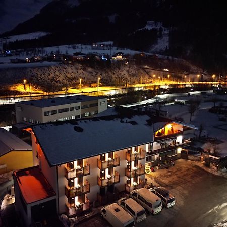 Hotel Lercher ザンクト・ファイト・イム・ポンガウ エクステリア 写真