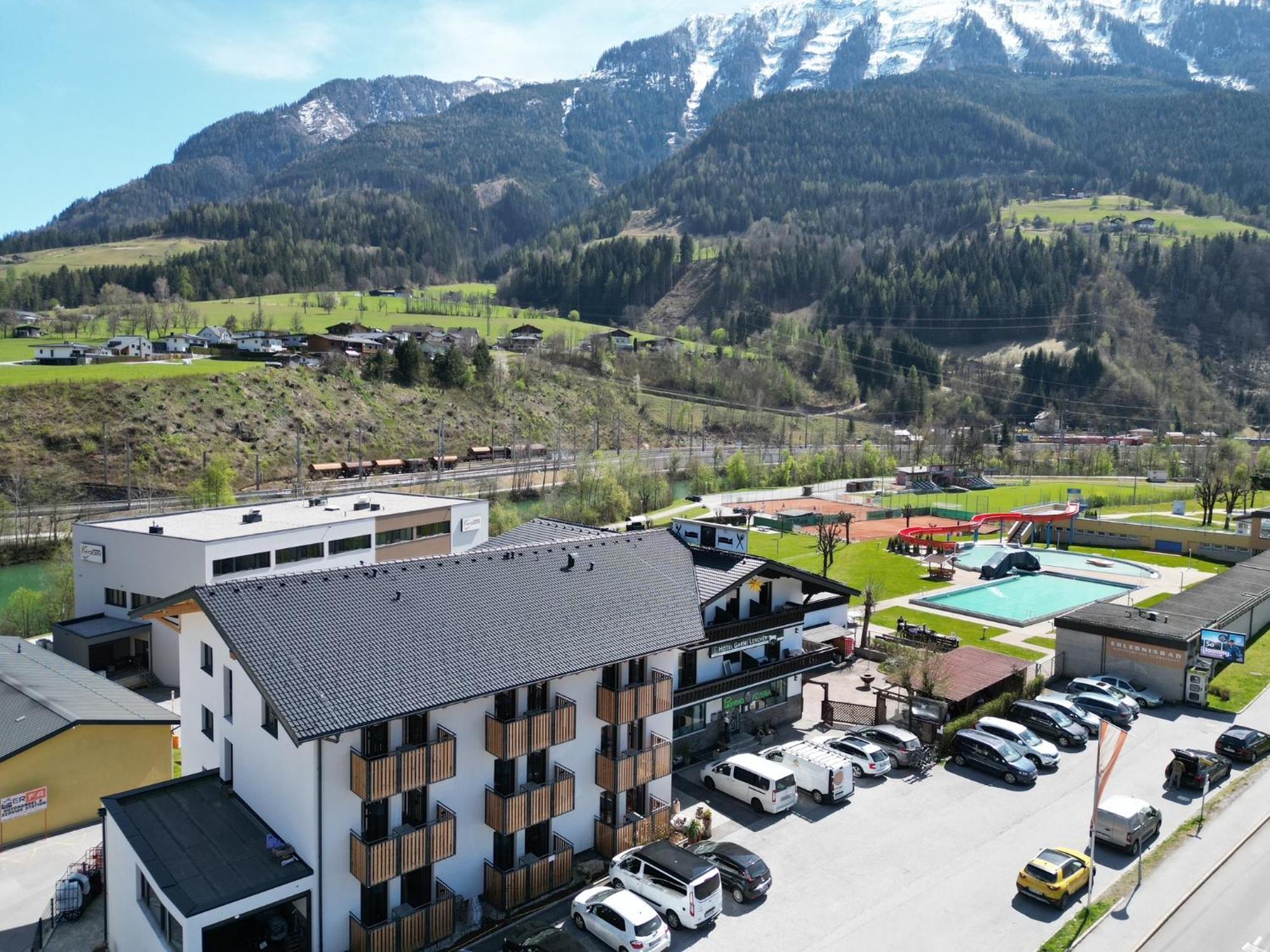 Hotel Lercher ザンクト・ファイト・イム・ポンガウ エクステリア 写真
